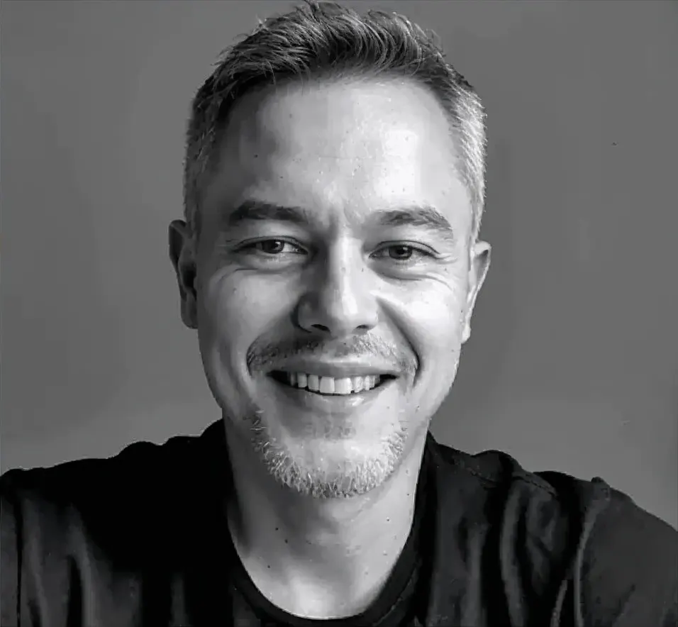 Retrato de Gustavo Togashi, psicólogo
